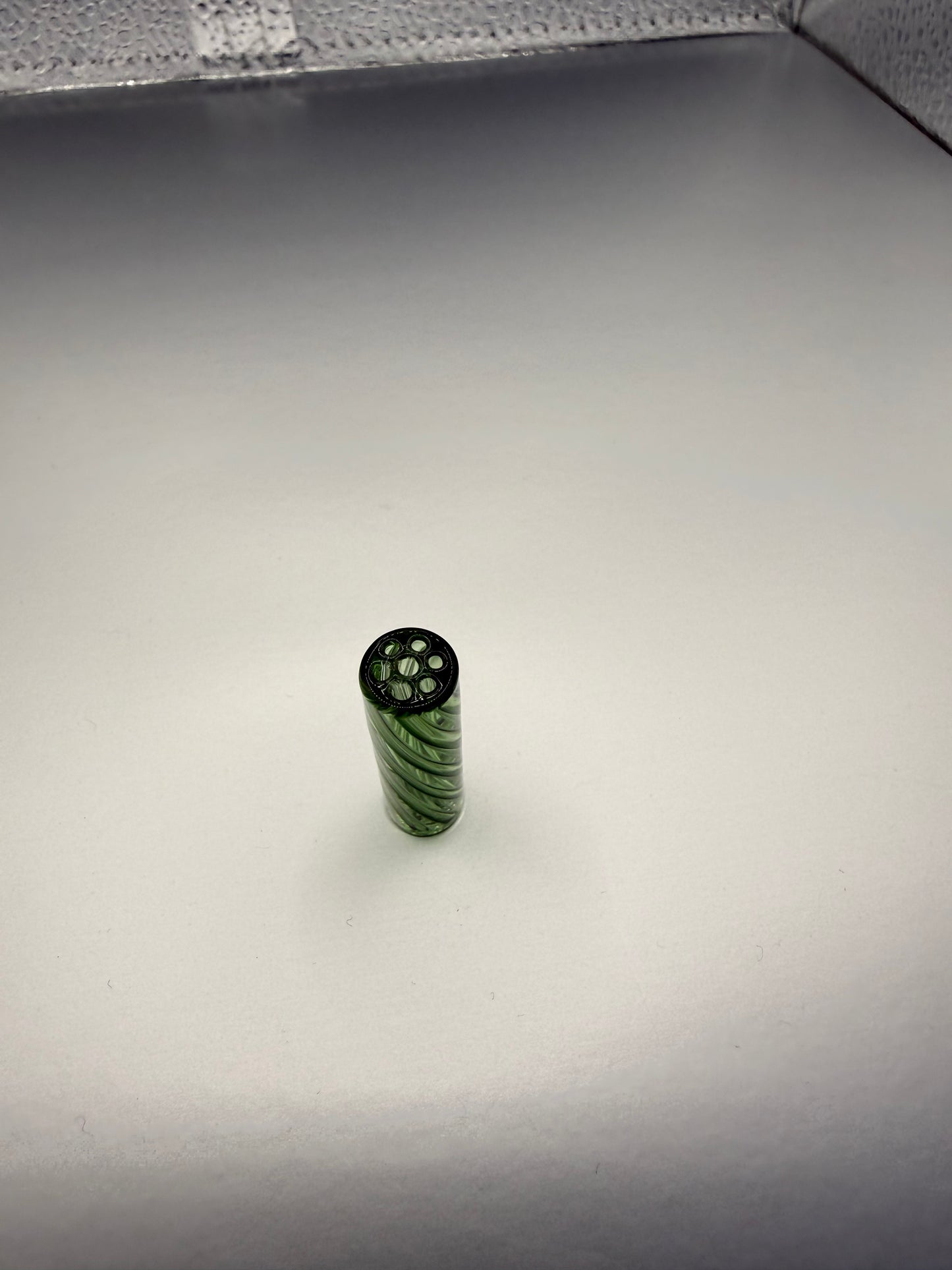 Emerald Green Spiral Glass Tip 9x30mm| Multi-Hole Honeycomb Filter