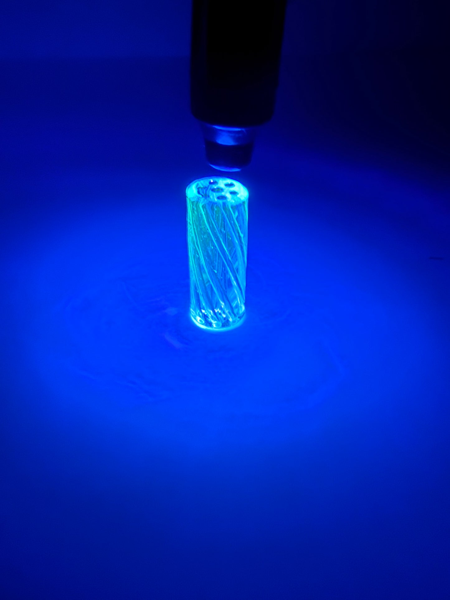 UV Reactive Spiral Borosilicate Insert