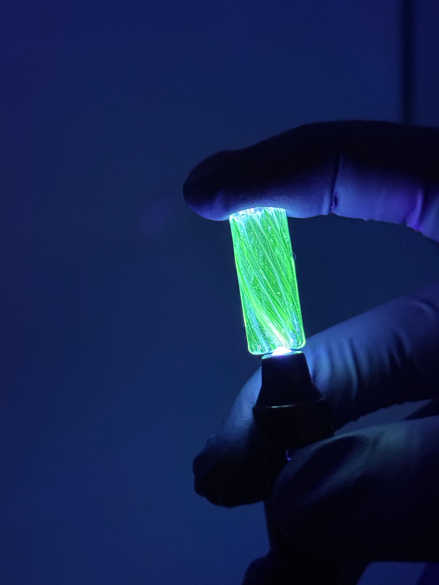 UV Reactive Spiral Borosilicate Insert