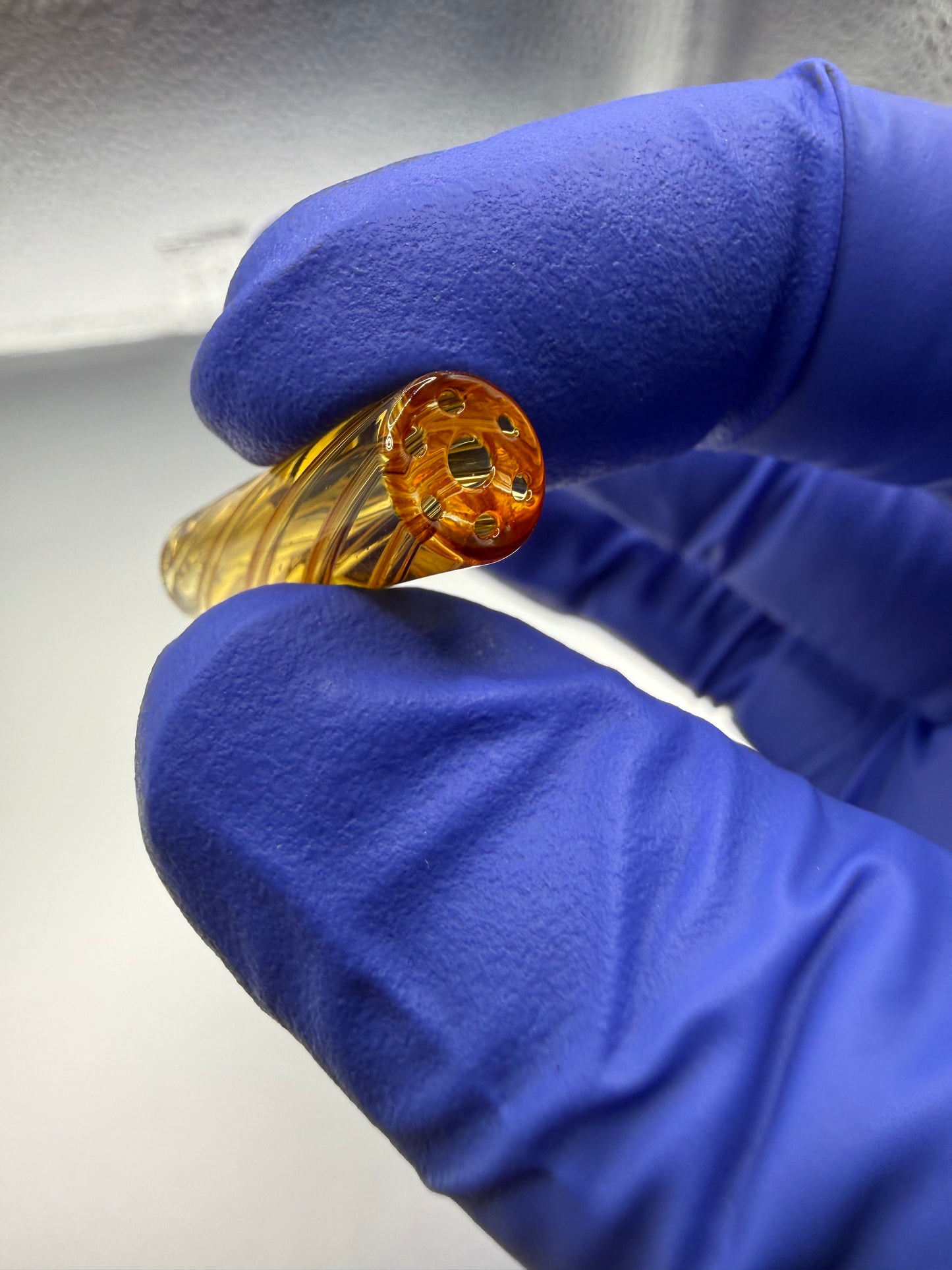 Honeycomb Gold Glass Smoking Tip – 8×30 mm Precision Airflow