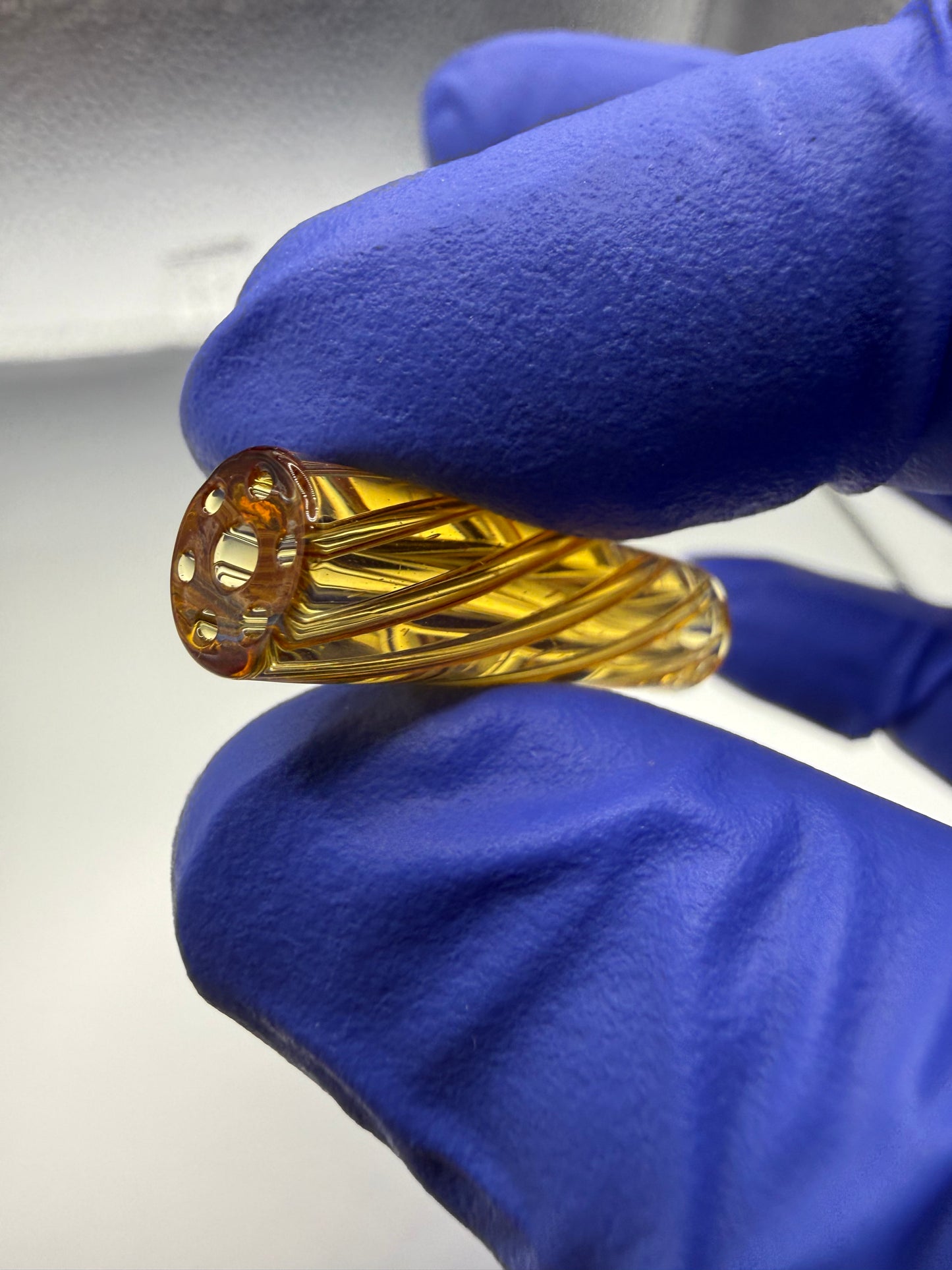Honeycomb Gold Glass Smoking Tip – 8×30 mm Precision Airflow