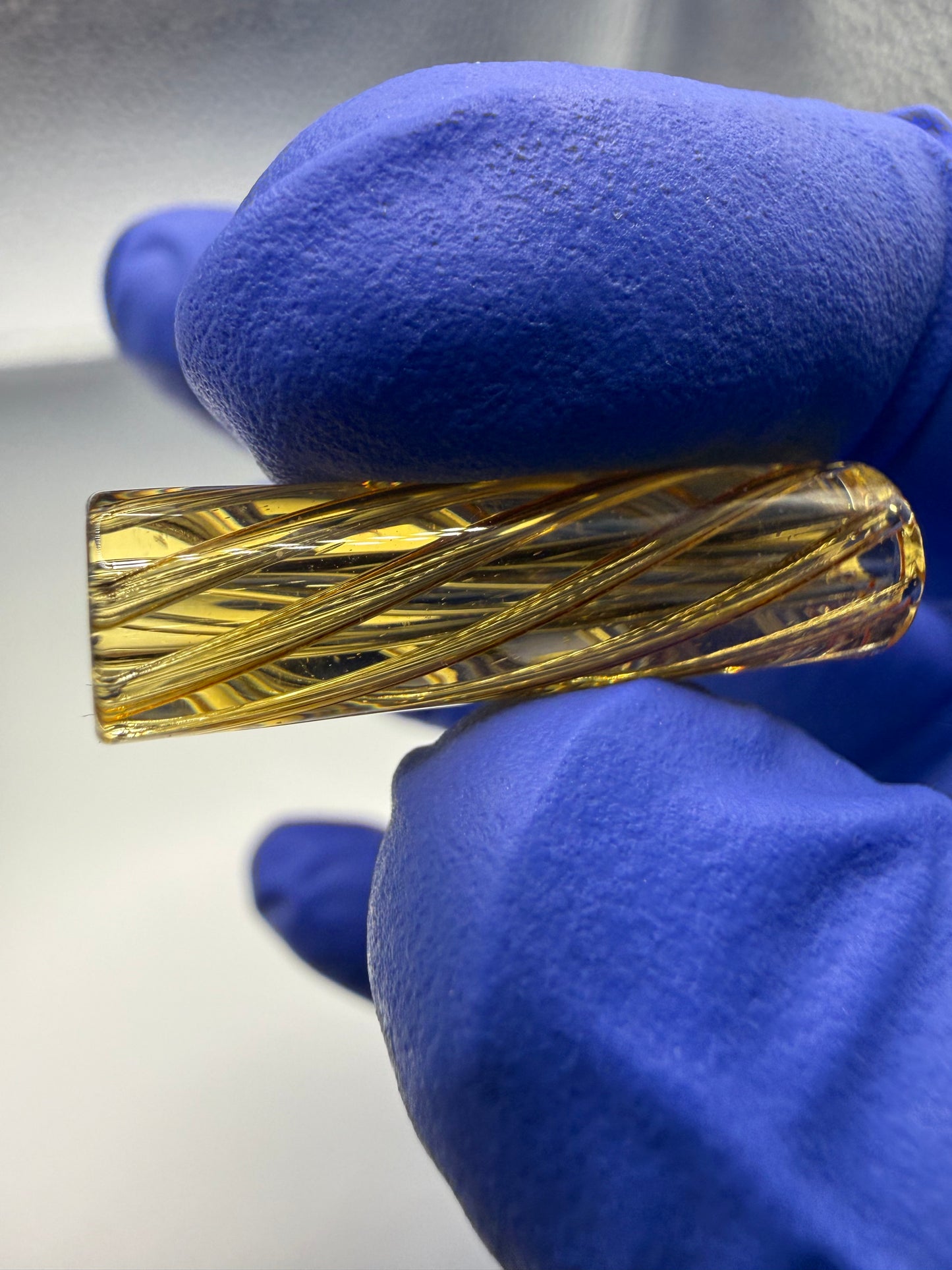 Honeycomb Gold Glass Smoking Tip – 8×30 mm Precision Airflow